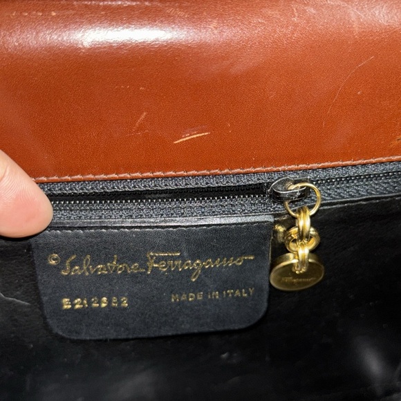 Ferragamo Crossbody Vintage - Picture 9 of 13